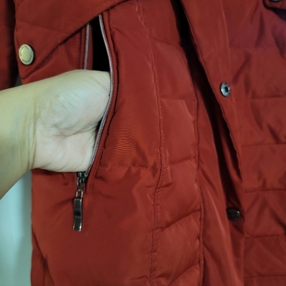 LONDON Fog Women's Diamond Quilted Down Winter Coat Size Medium in Re - Picture 3 of 9